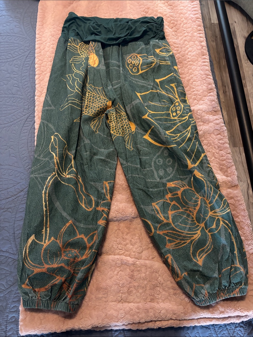 Women’s Green Floral Print Harem Joggers